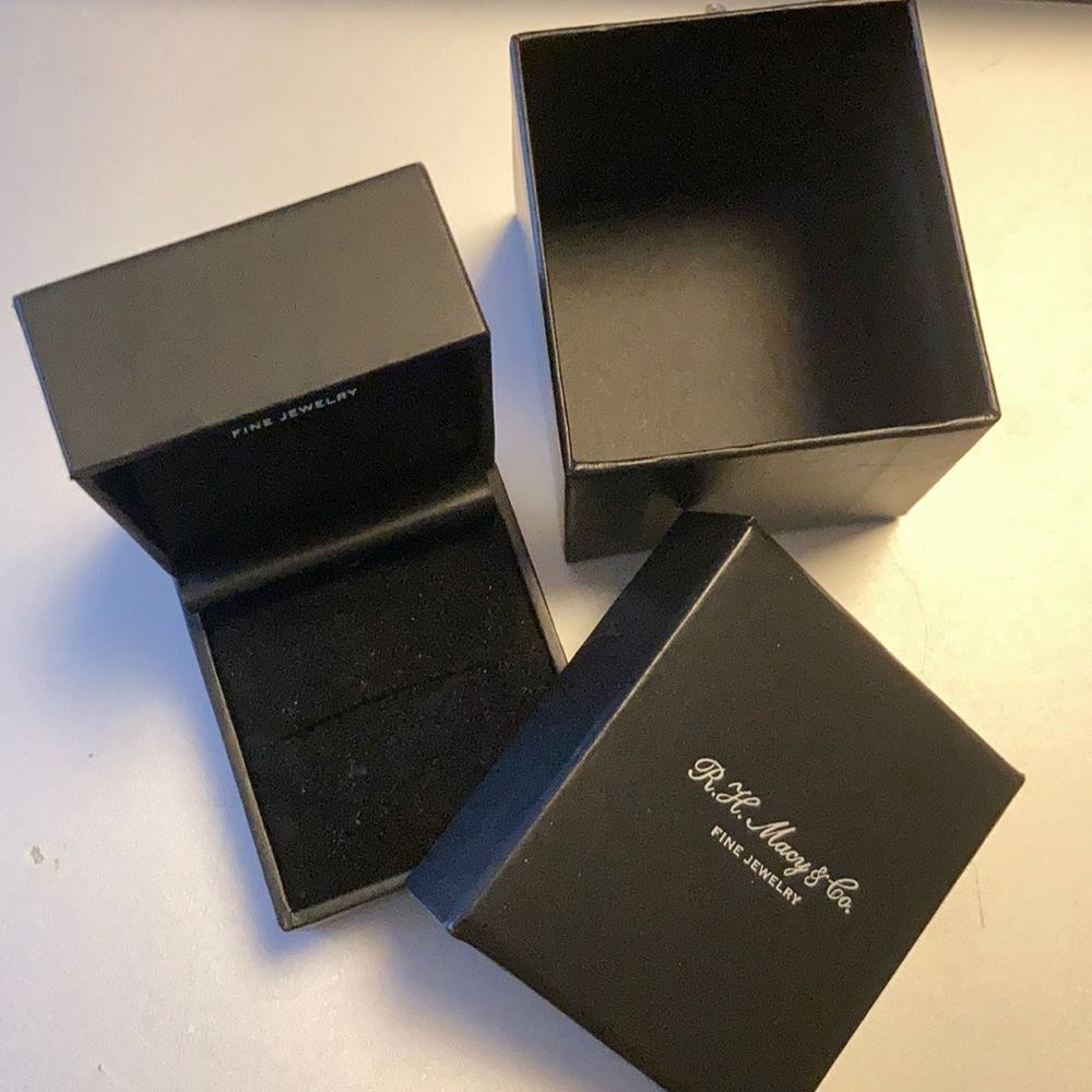 Ring gift box